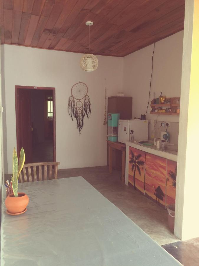 HappyShack Hostel Mirissa Exterior foto